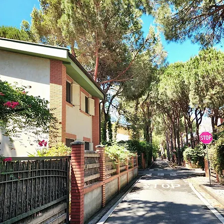 Villa Pinetrees Gem Golem (Tirana)